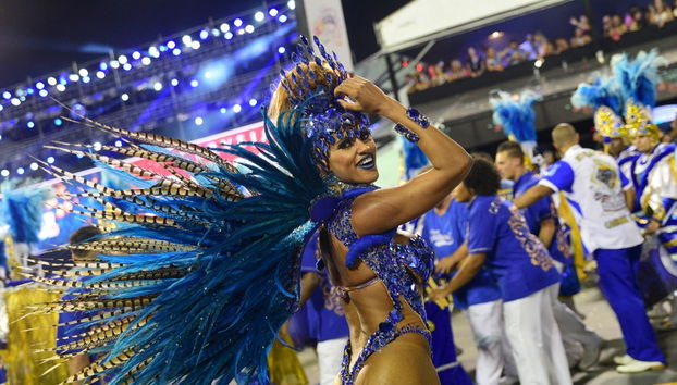 Défilé du carnaval de São Paulo dans la zone VIP - Photo 2