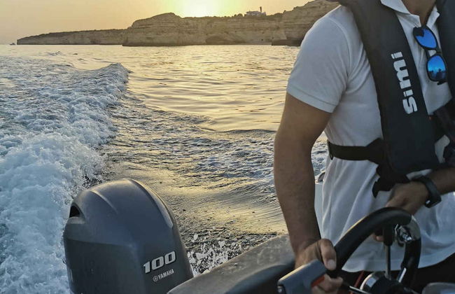 Balade en bateau aux grottes de Benagil au coucher de soleil - Photo 4