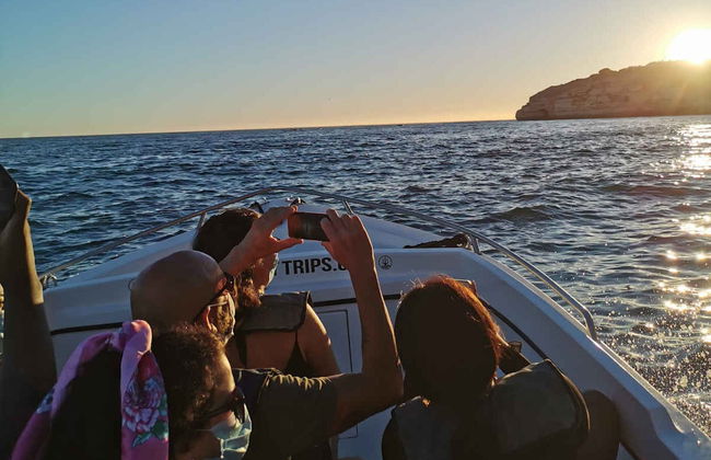 Balade en bateau aux grottes de Benagil au coucher de soleil - Photo 7