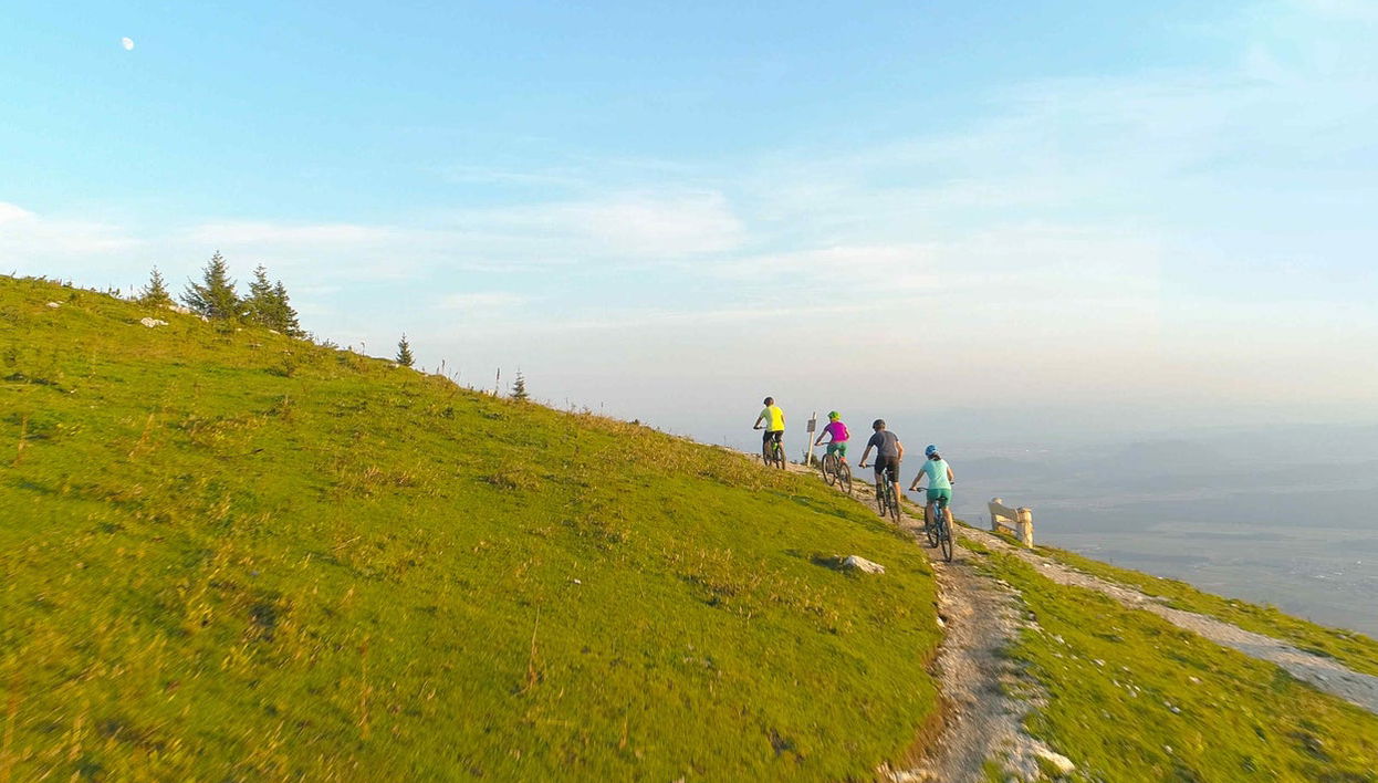 Dragon's Back Bike Tour - Foto 1