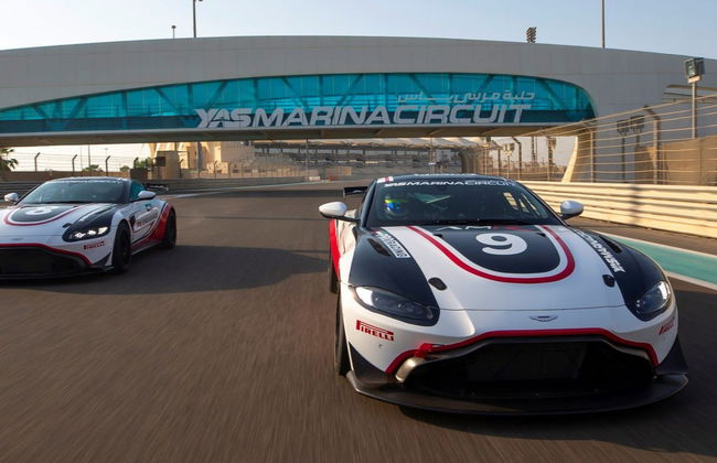 Guida di una Aston Martin GT4 nel Circuito Yas Marina - Foto 8