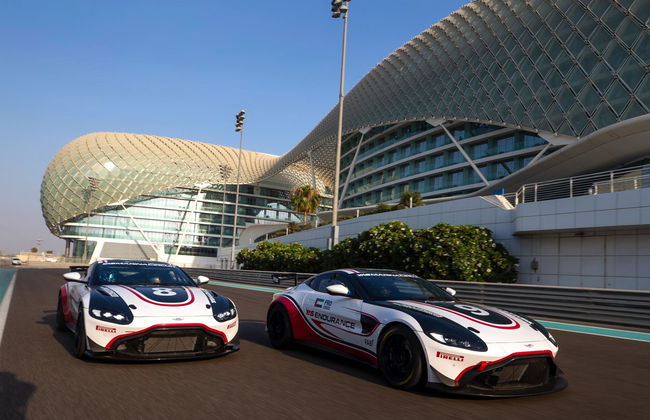 Guida di una Aston Martin GT4 nel Circuito Yas Marina - Foto 3