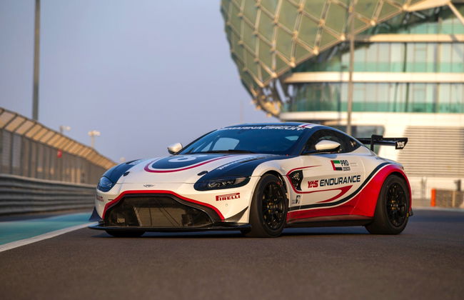 Guida di una Aston Martin GT4 nel Circuito Yas Marina - Foto 2