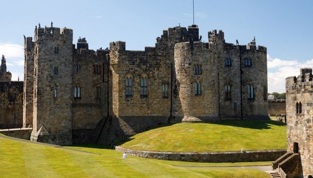 Holy Island & Alnwick Castle Day Trip - Foto 2