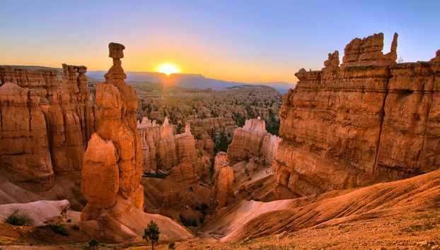 Yellowstone, Rocky Mountains, Bryce Canyon & Grand Teton 7-Day Tour - Photo 2