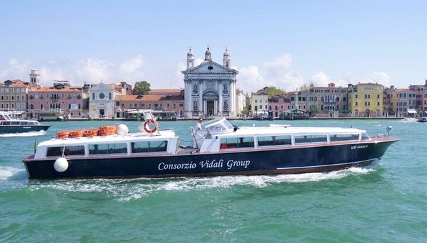 Venice Boat Trip - Photo 2