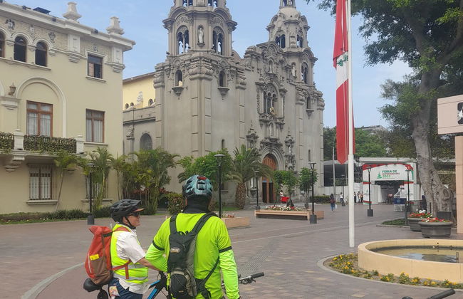 Tour de bicicleta por Miraflores e Baranco + Visita a Los Pantanos de Villa - Foto 4