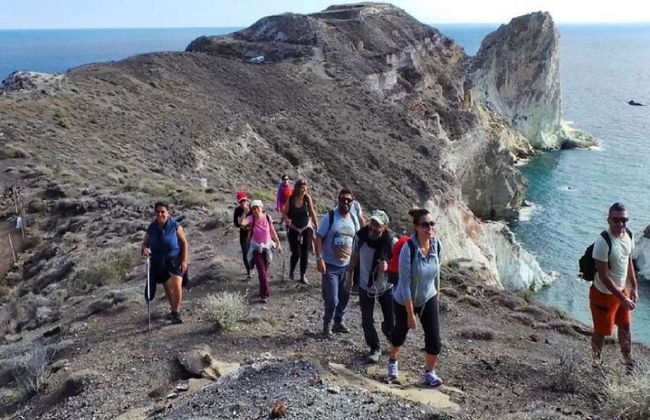 Santorini al Descubierto: Una Ruta Fotográfica por Joyas Ocultas con Traslados - Tour Privado - Foto 2