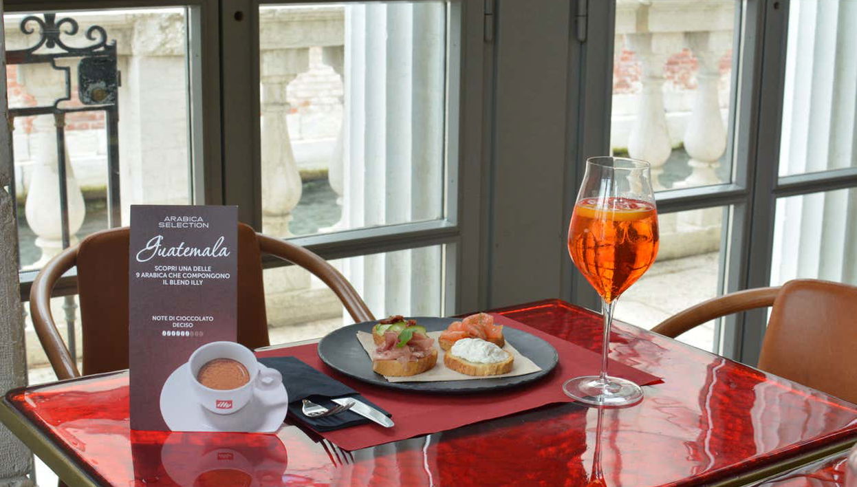 Aperitivo en los Jardines Reales - Foto 1