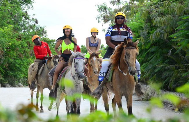 Bavaro Adventure Park - Passeio a Cavalo - Foto 3