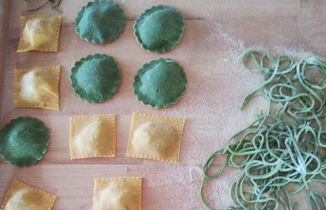 Taller de pasta colorida en Bolonia con comida - Foto 3