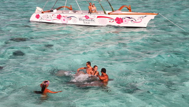 Croisière à Bora Bora en pirogue polynésienne - Photo 2