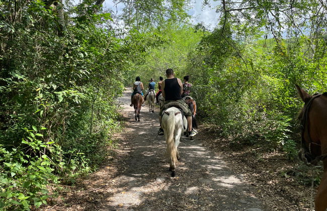 Útica Horse Riding Tour - Photo 2