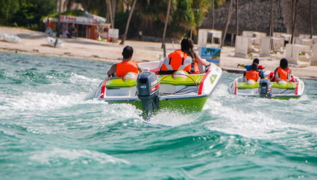 Naviguer avec un bateau à moteur à Punta Cana