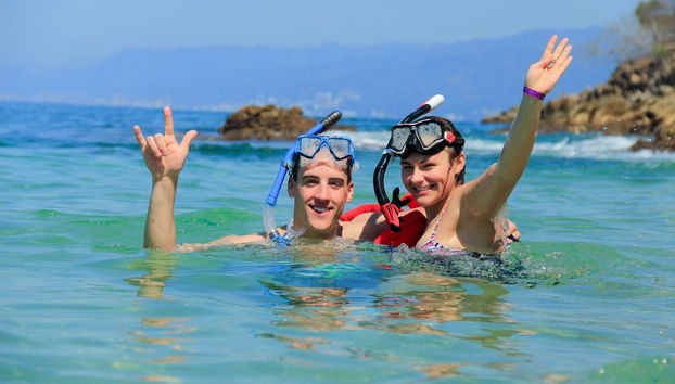 Practicando snorkel en la Bahía de Banderas