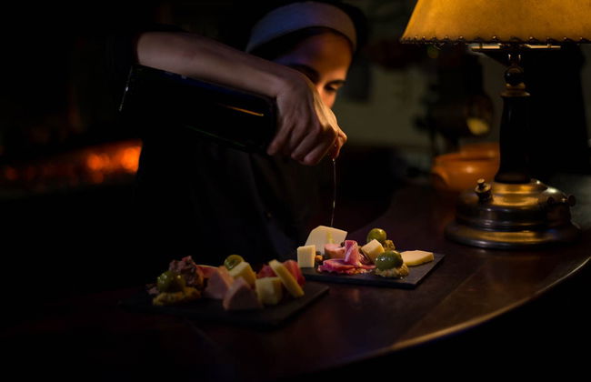 Cena y espectáculo en el restaurante Primuseum - Foto 1