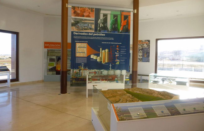 Visita guiada por el Museo del Petróleo - Foto 5