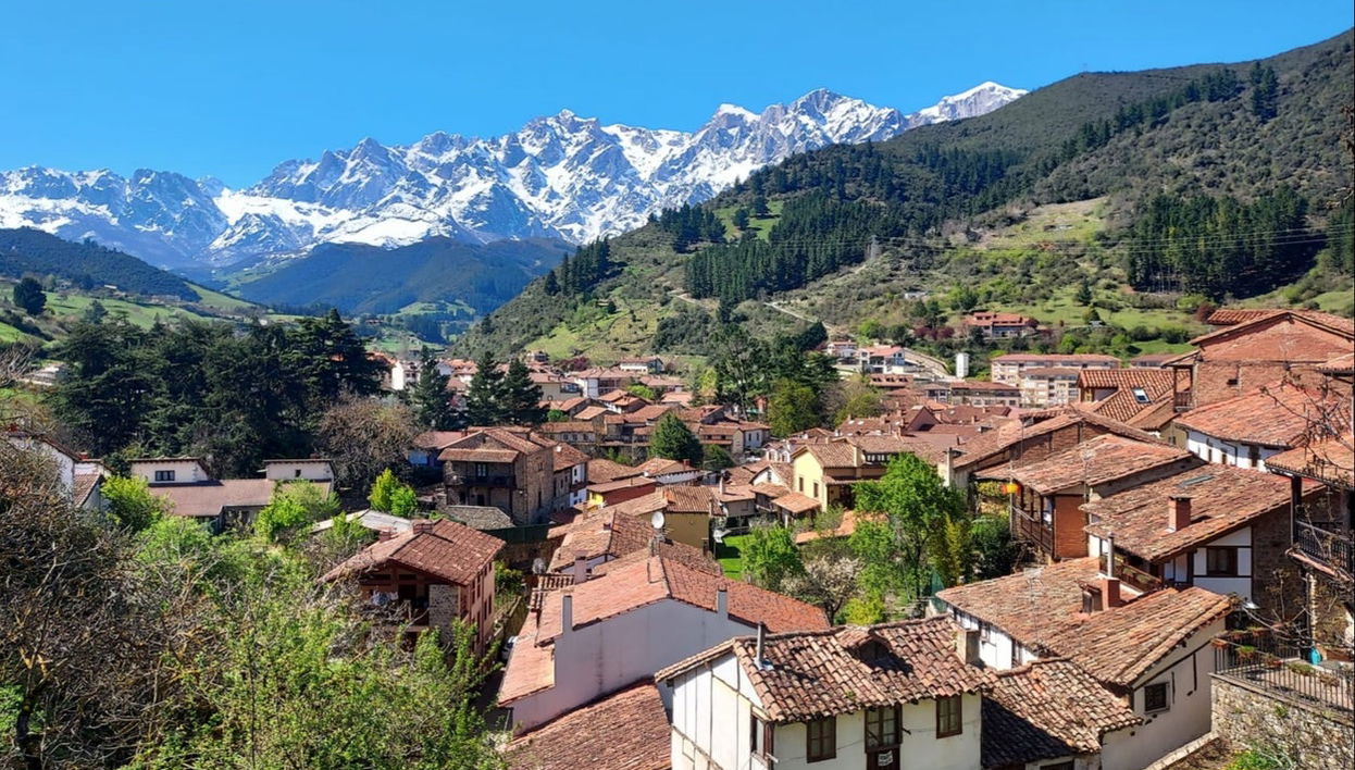 Visita guiada por Potes - Foto 1