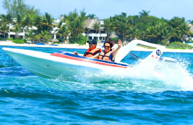 Conducción de lancha rápida por Punta Maroma - Foto 2