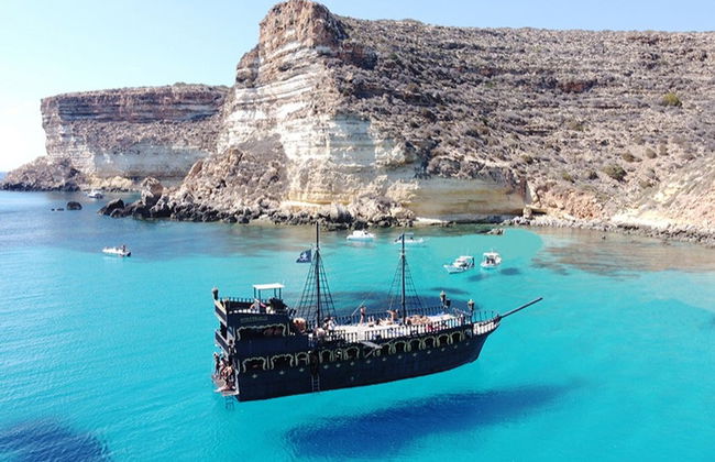 Paseo en barco pirata por Lampedusa - Foto 4