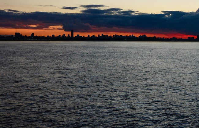 Paseo en barco al atardecer por el Río de la Plata - Foto 3