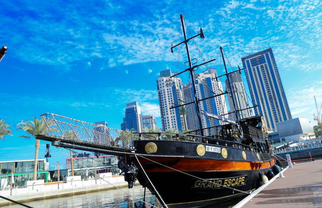 Paseo en barco pirata por el Canal de Dubái - Foto 4