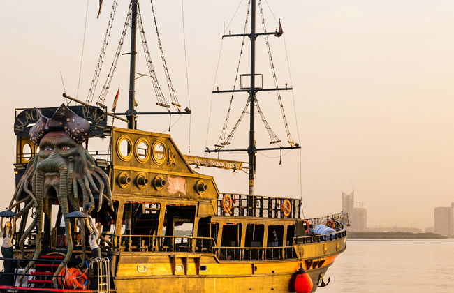 Paseo en barco pirata por el Canal de Dubái - Foto 5