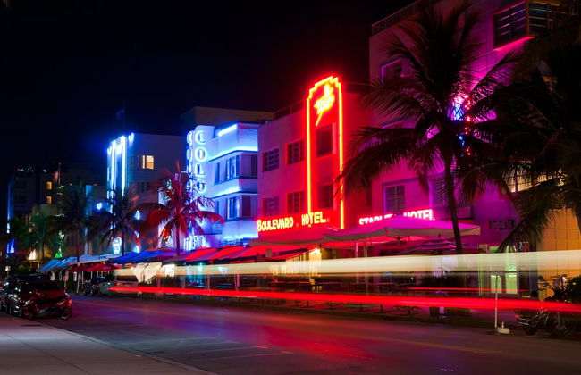 Miami Night Bus Tour - Photo 6