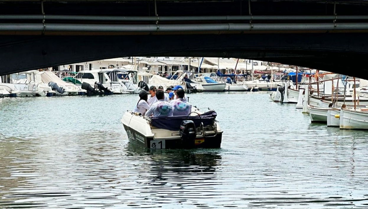 Alquiler de barco con patrón en Santander - Foto 1