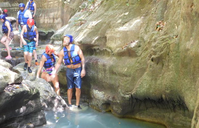 Zip N Splash Abenteuer: Wasserfälle, Seilrutschen und Reiten mit Mittagessen - Foto 6
