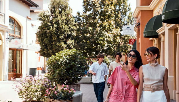Fidenza Village Outlet Shopping Tour - Foto 4
