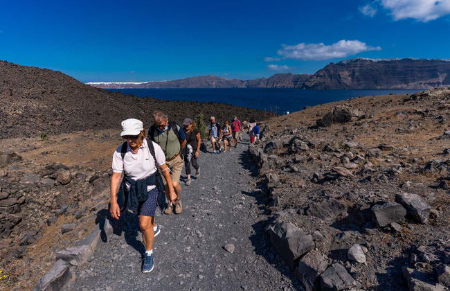 Giro in barca con fondo trasparente nella Caldera di Santorini - Foto 12