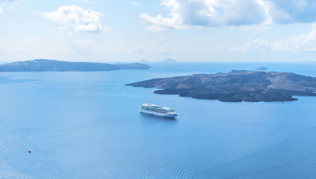 Glass-Bottom Boat Tour of Santorini Caldera - Foto 1
