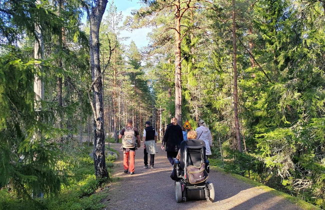 Cata de vinos en el bosque de Espoo - Foto 3