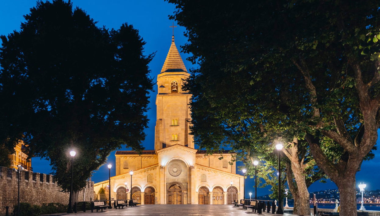 Free tour de los misterios y leyendas de Gijón - Foto 1