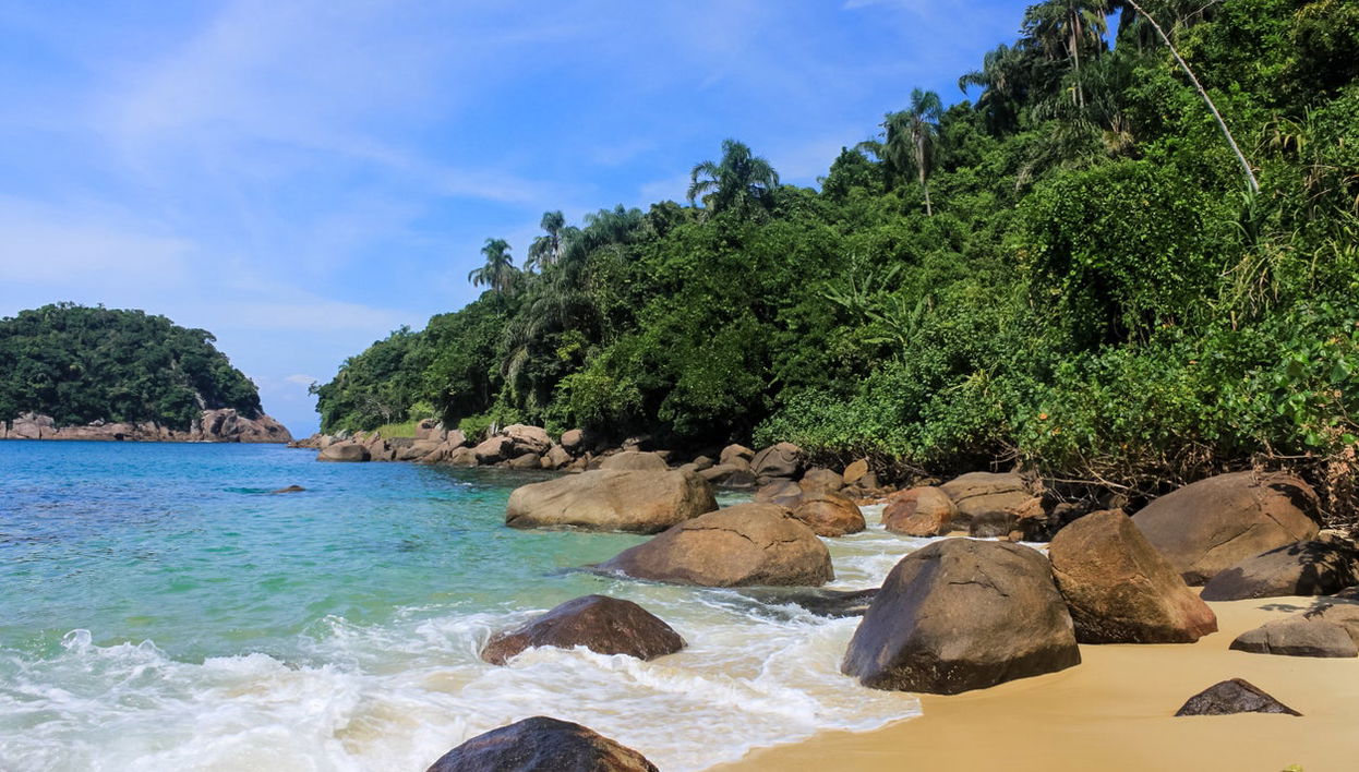 Couves Island & Almada Beach Day Trip - Photo 1