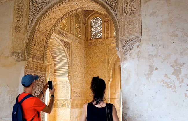 Visita guidata dell'Alhambra e dei Palazzi Nasridi + Granada City Pass - Foto 1