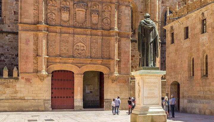 Um passeio a pé autoguiado por Salamanca - Foto 1