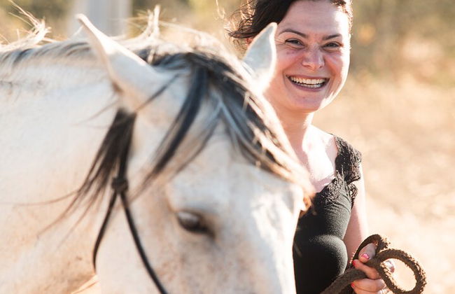 Horse Sanctuary: Une promenade dans la nature avec Rescued Horses à vos côtés - Photo 2