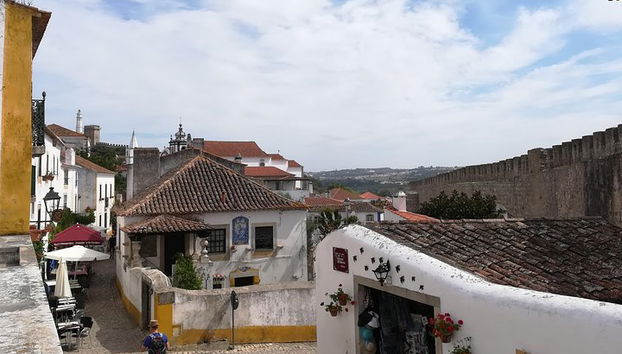 One Way Lisboa a Oporto, a través de Obidos, Nazare, Alcobaca y Aveiro - Foto 4