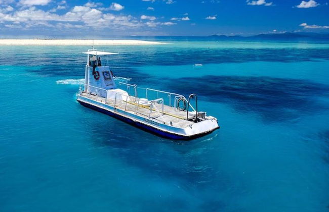 Ocean Spirit Michaelmas Cay Cruise - Photo 1