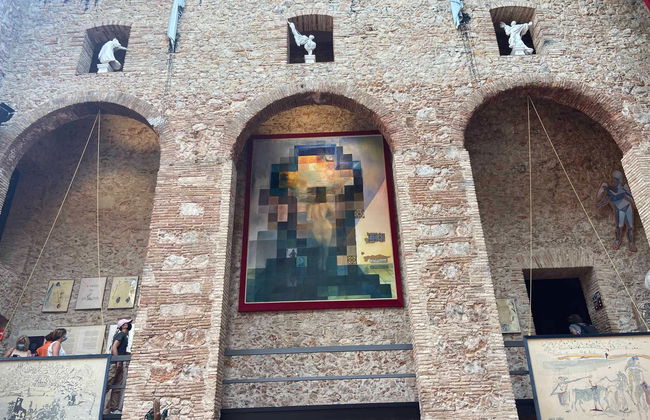 Visita guiada por el Teatro-Museo Dalí - Foto 1