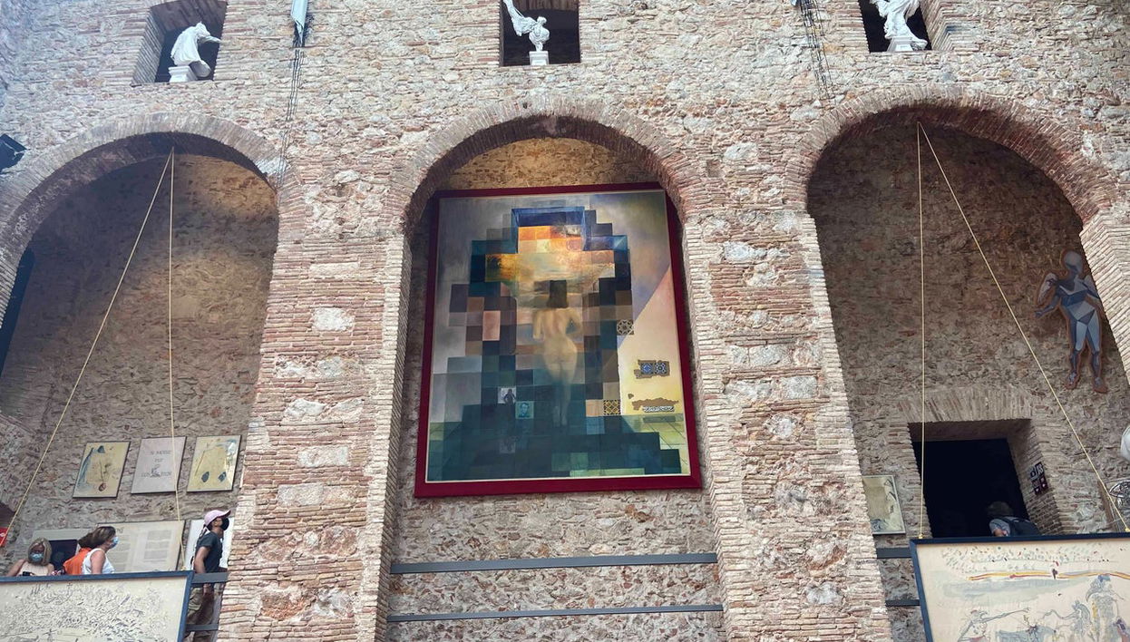 Visita guiada por el Teatro-Museo Dalí - Foto 1