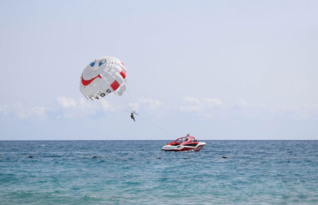 Parasailing in the Red Sea - Photo 3