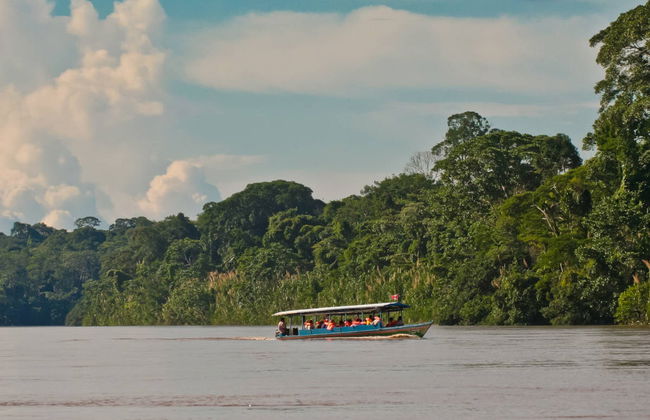 Passeio de barco ao entardecer com avistamento de capivaras - Foto 2