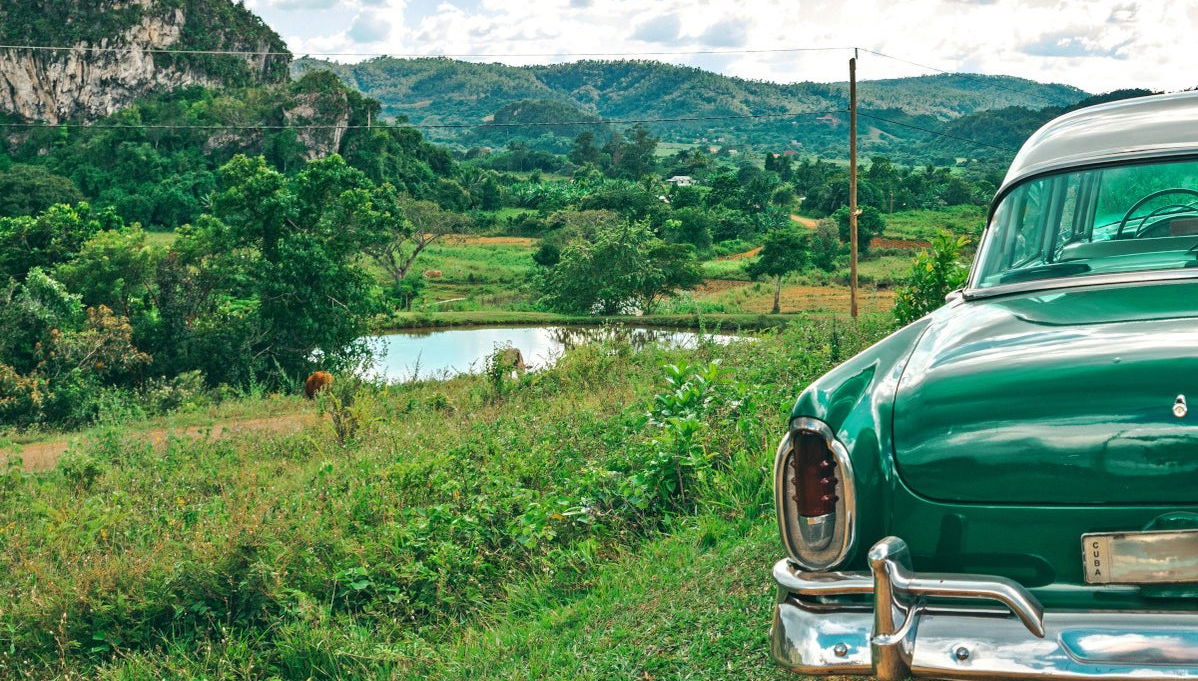 Tour privado en coche clásico por el Valle de Viñales - Foto 1