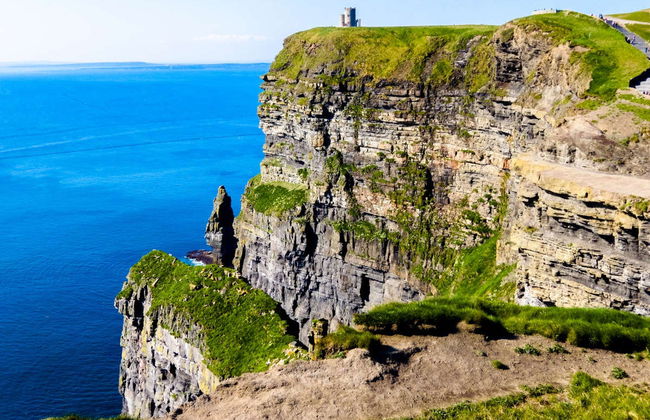 Day Trip to Cliffs of Moher + Dunguaire Castle - Foto 2