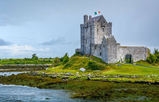 Day Trip to Cliffs of Moher + Dunguaire Castle - Foto 3