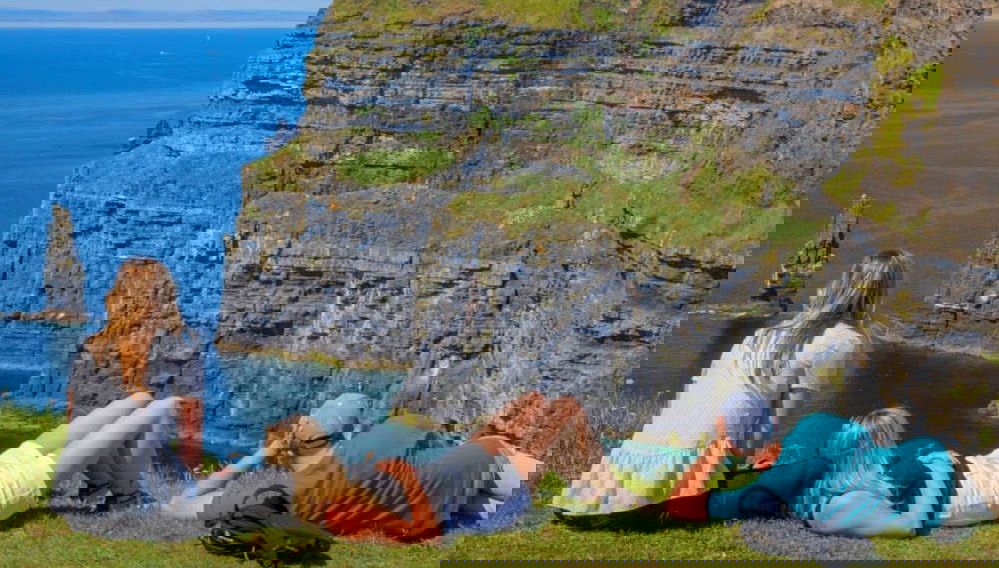 Day Trip to Cliffs of Moher + Dunguaire Castle - Foto 1