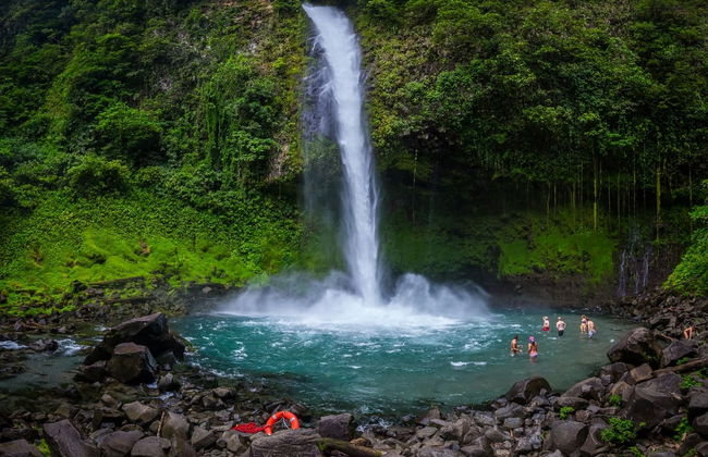 Excursión a la Catarata La Fortuna y al Volcán Arenal - Foto 1